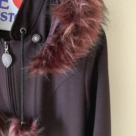 Abaya Plum Color Topcoat with Detachable Hood, Size S - Picture 9 of 14